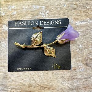 Vintage Purple Rose Rosebud Brushed Gold Tone Long Stem Floral Flower Brooch Pin